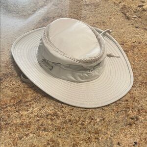 Tilley airflo wide brimmed men’s hat